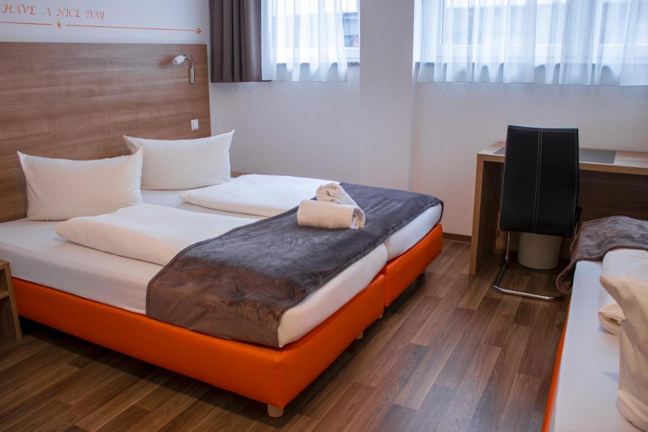 ออเรนจ์ โฮเต็ล แอนด์ อพาร์ตเมนต์ Hotel นอย-อุล์ม ภายนอก รูปภาพ