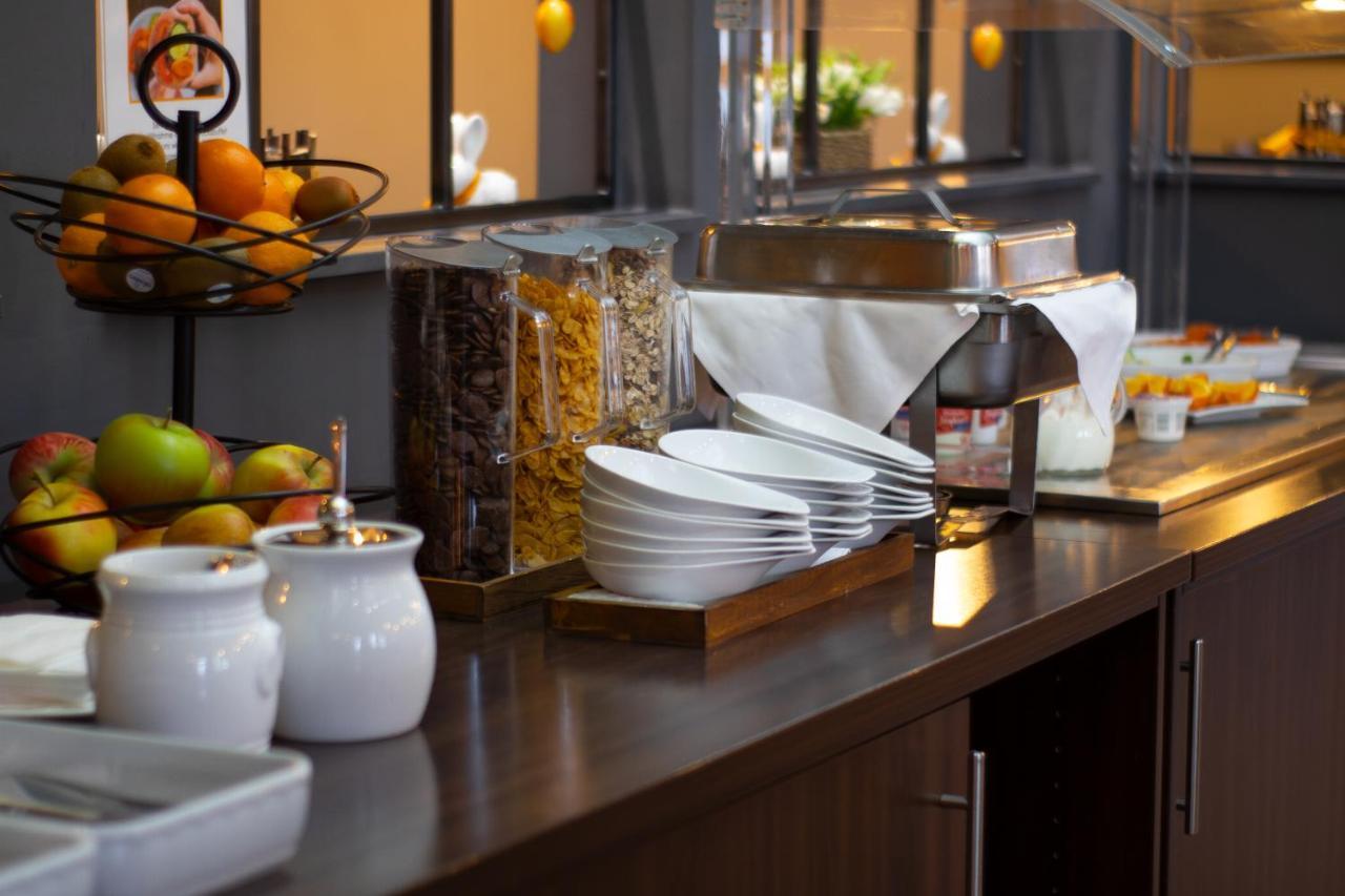 ออเรนจ์ โฮเต็ล แอนด์ อพาร์ตเมนต์ Hotel นอย-อุล์ม ภายนอก รูปภาพ