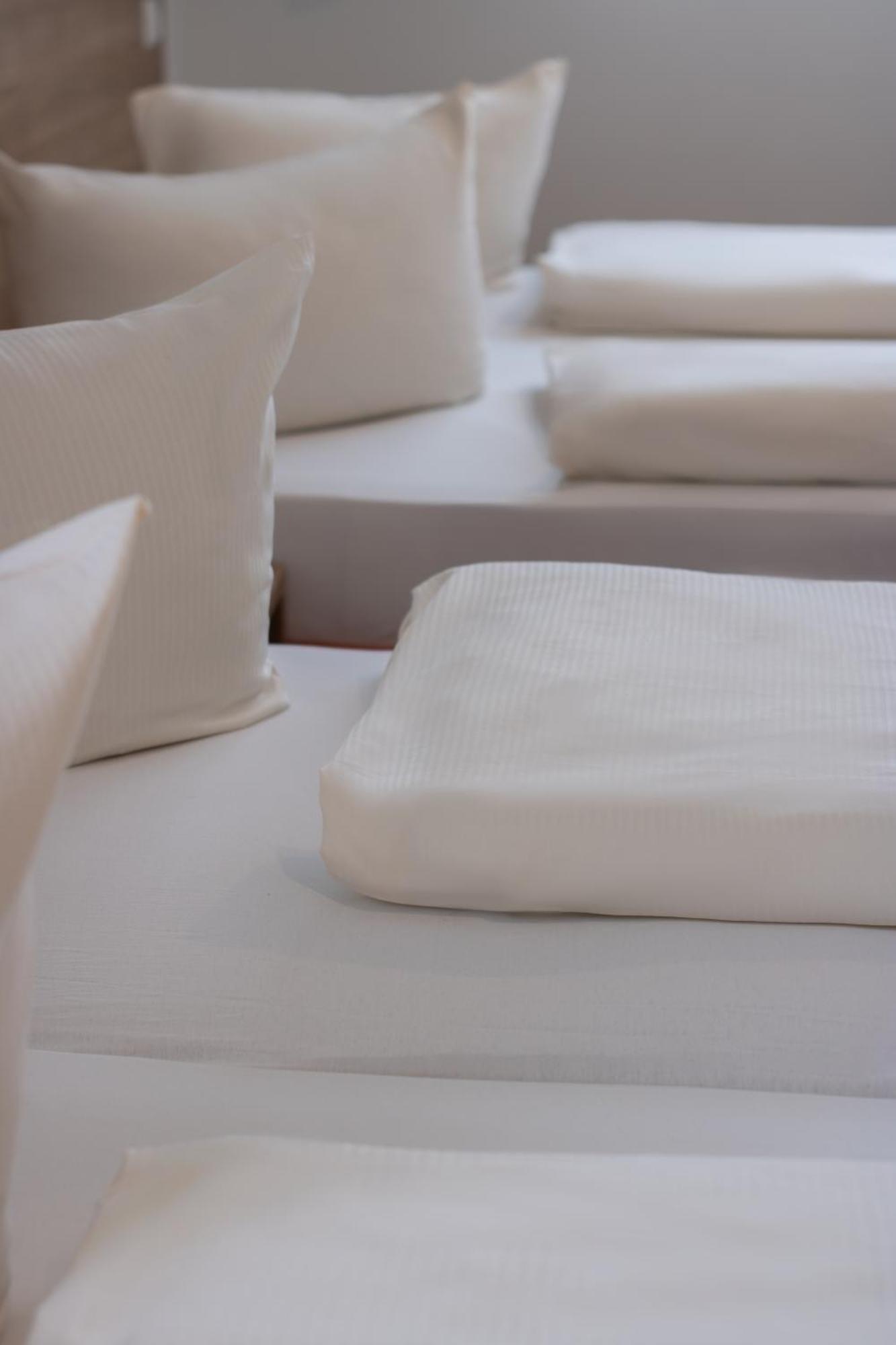ออเรนจ์ โฮเต็ล แอนด์ อพาร์ตเมนต์ Hotel นอย-อุล์ม ภายนอก รูปภาพ